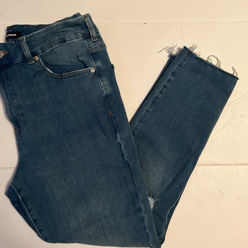 EXPRESS | Cropped Skinny Distressed High Rise Jeans, Blue, Size L (12,14/16).